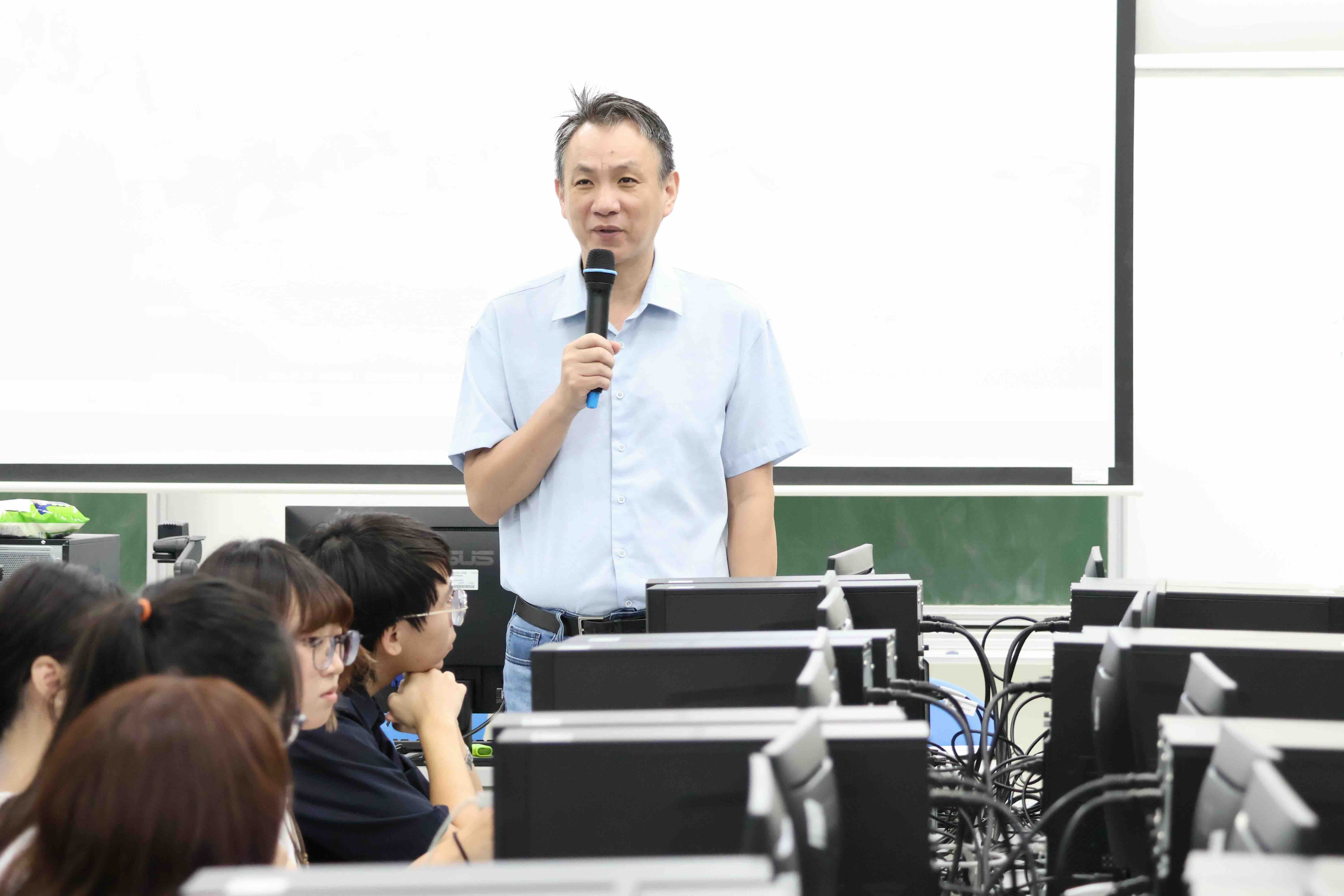 蔡群立院長致詞