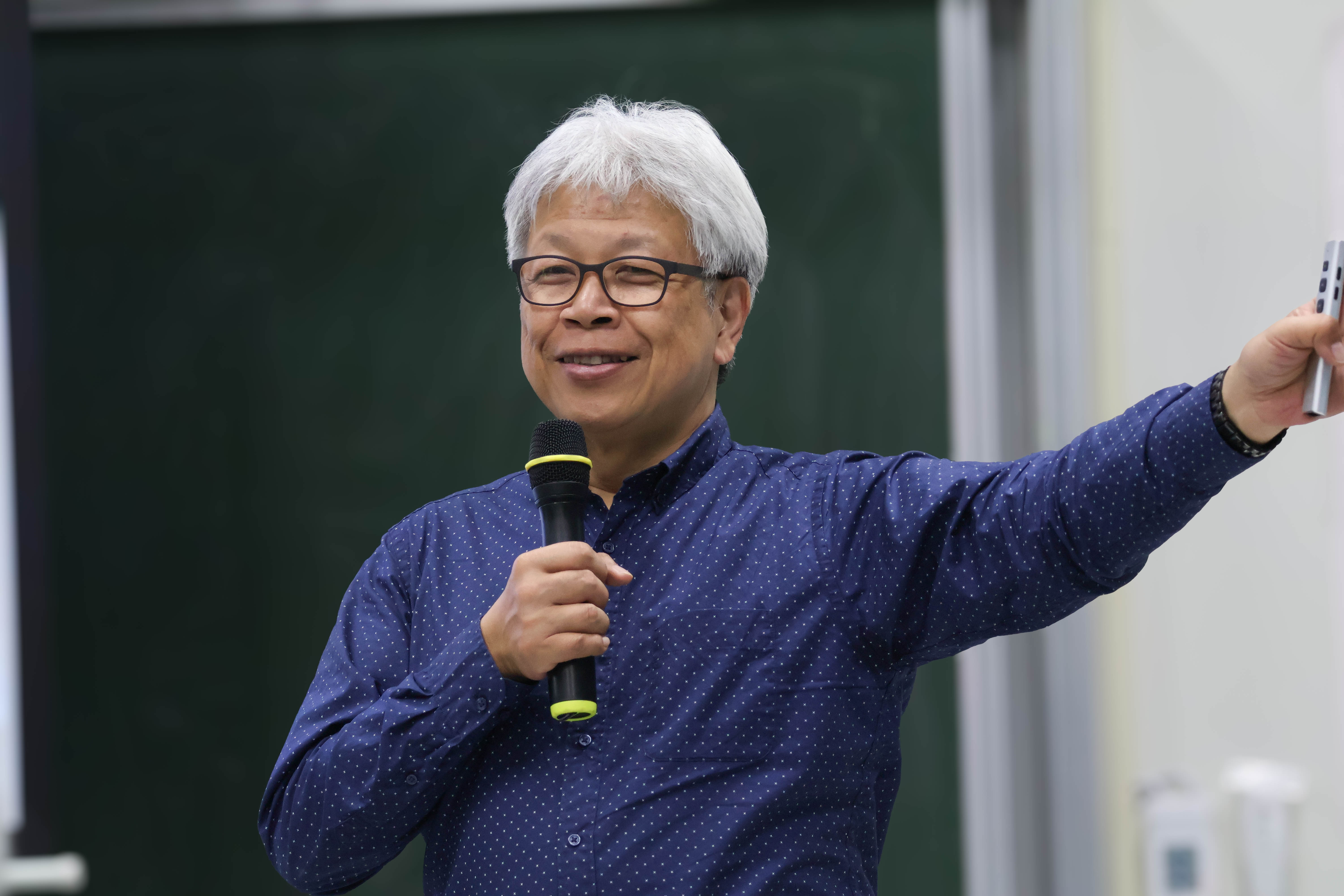 辛致煒老師講授