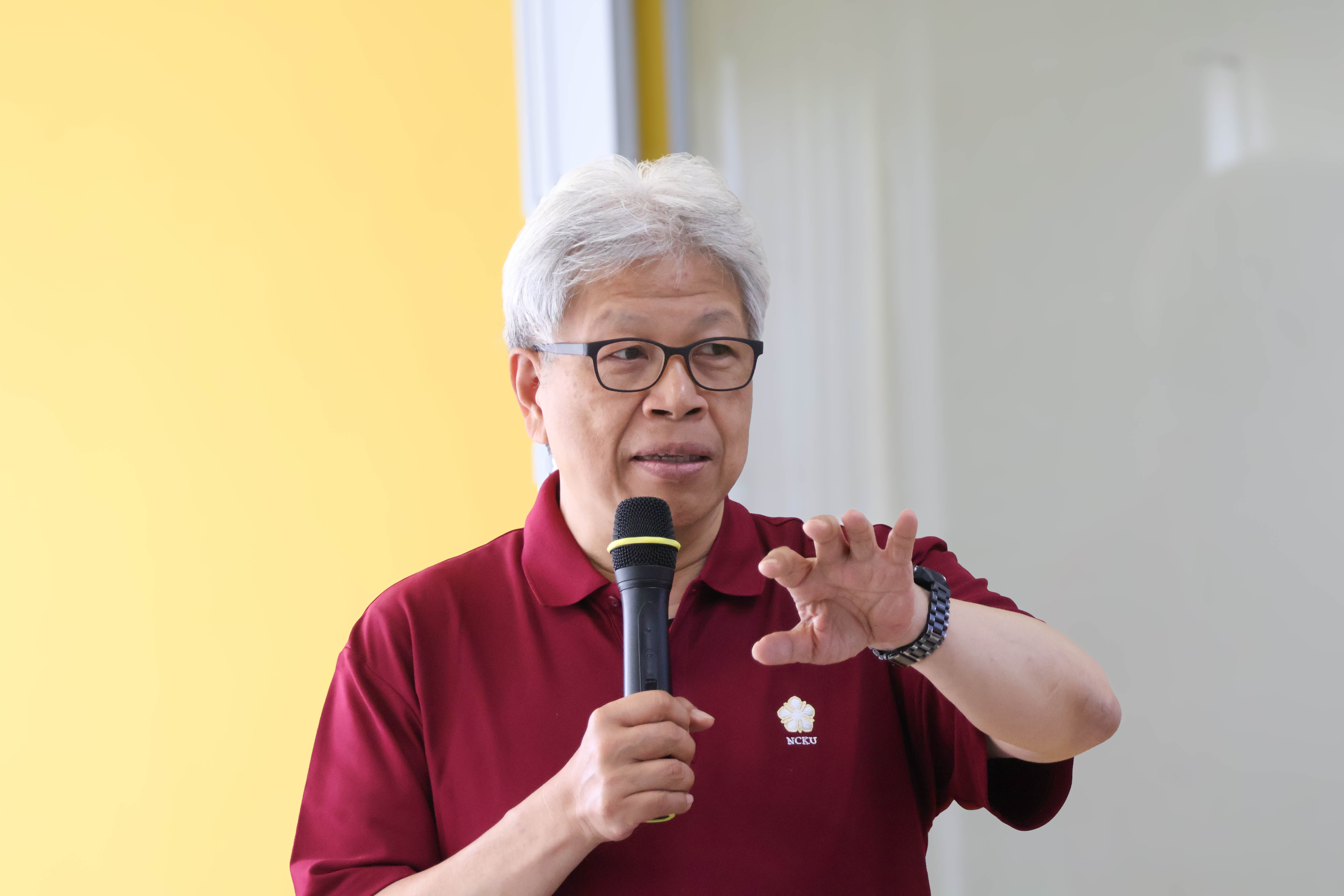 辛致煒老師講授