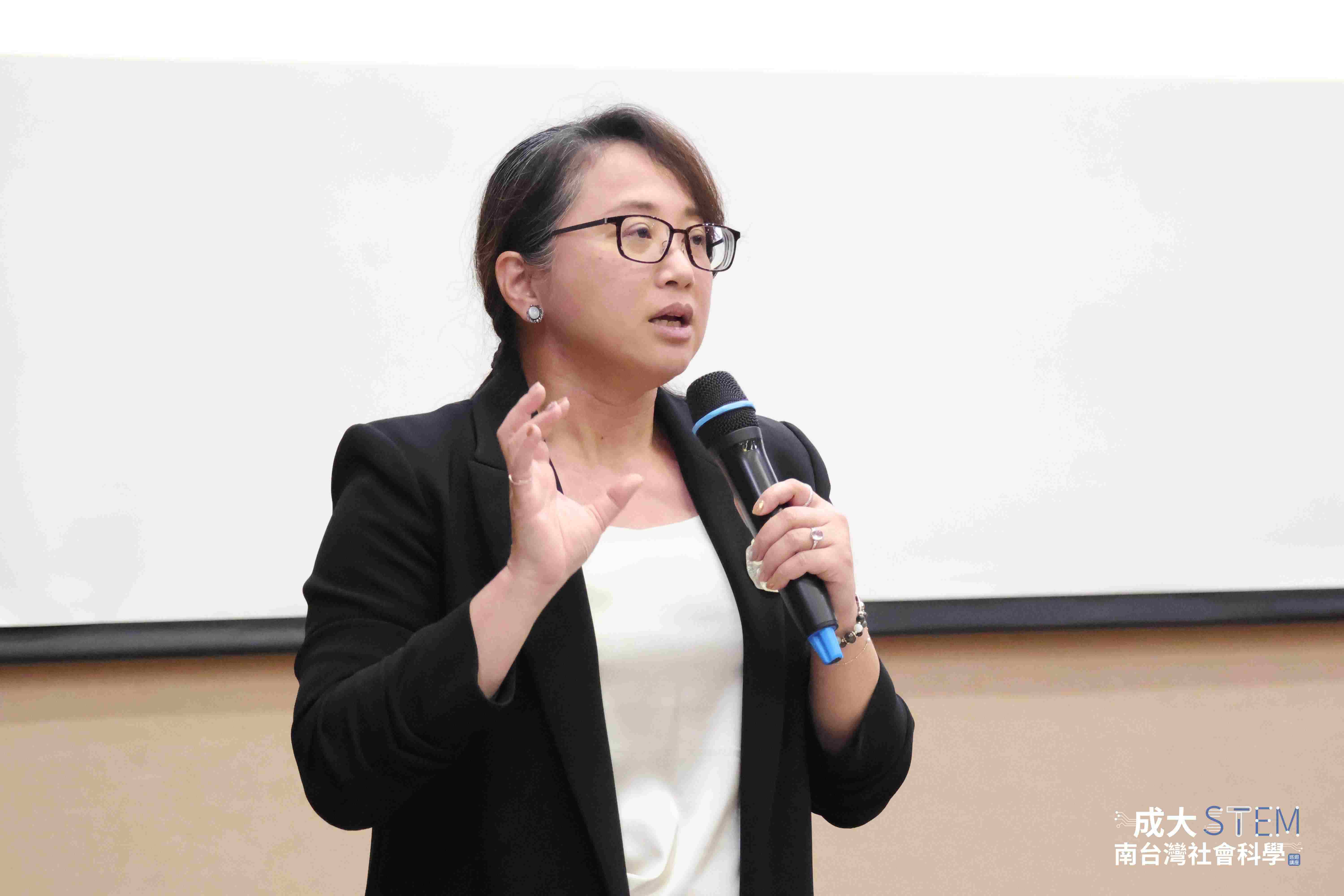 葉婉如主任演講